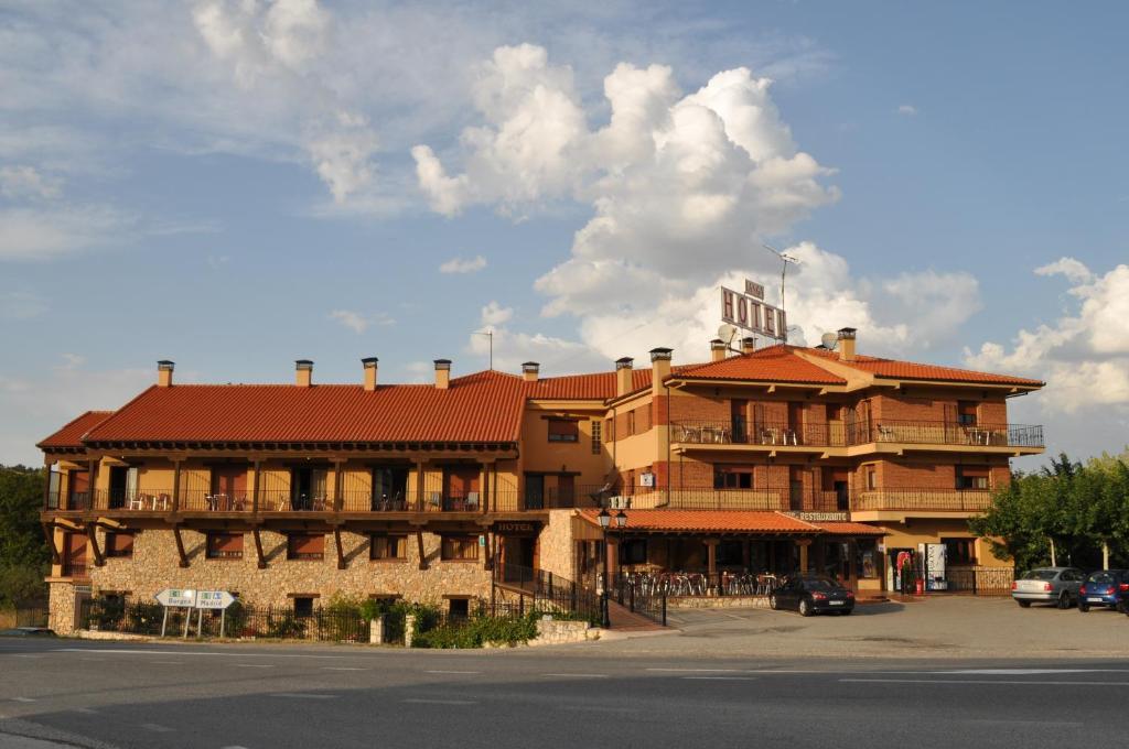 Hotel Langa Cerezo de Abajo Eksteriør bilde